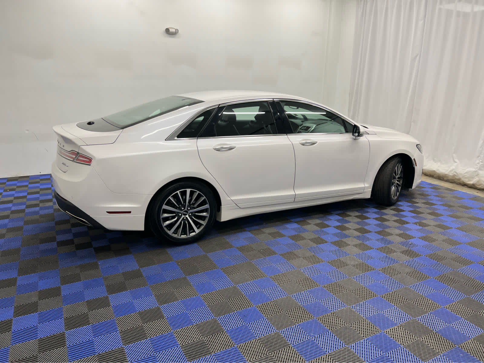 2017 Lincoln MKZ Premiere photo 14