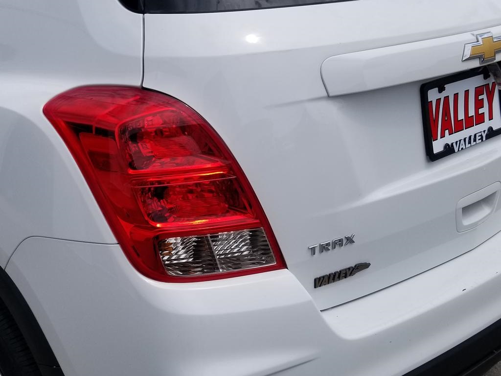 2018 Chevrolet Trax LS photo 12