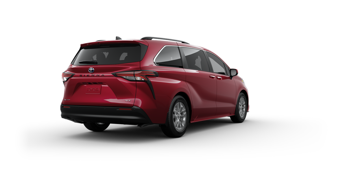 2025 Toyota Sienna XLE photo 9