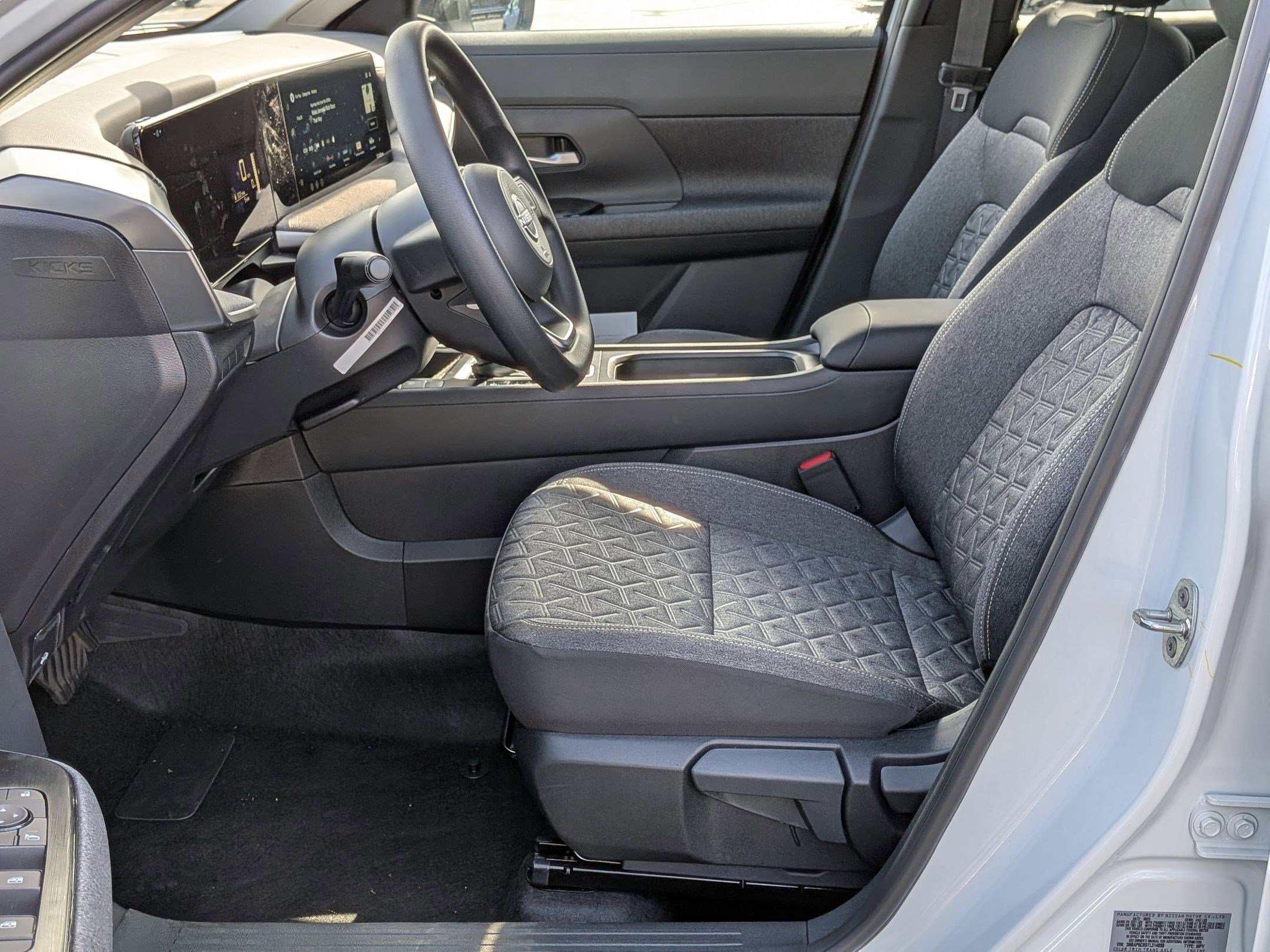 2026 Nissan Kicks SV photo 8