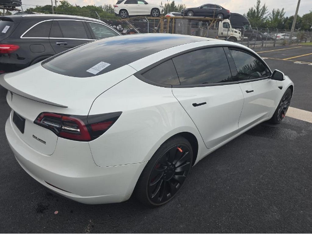 2023 Tesla Model 3 Performance photo 4