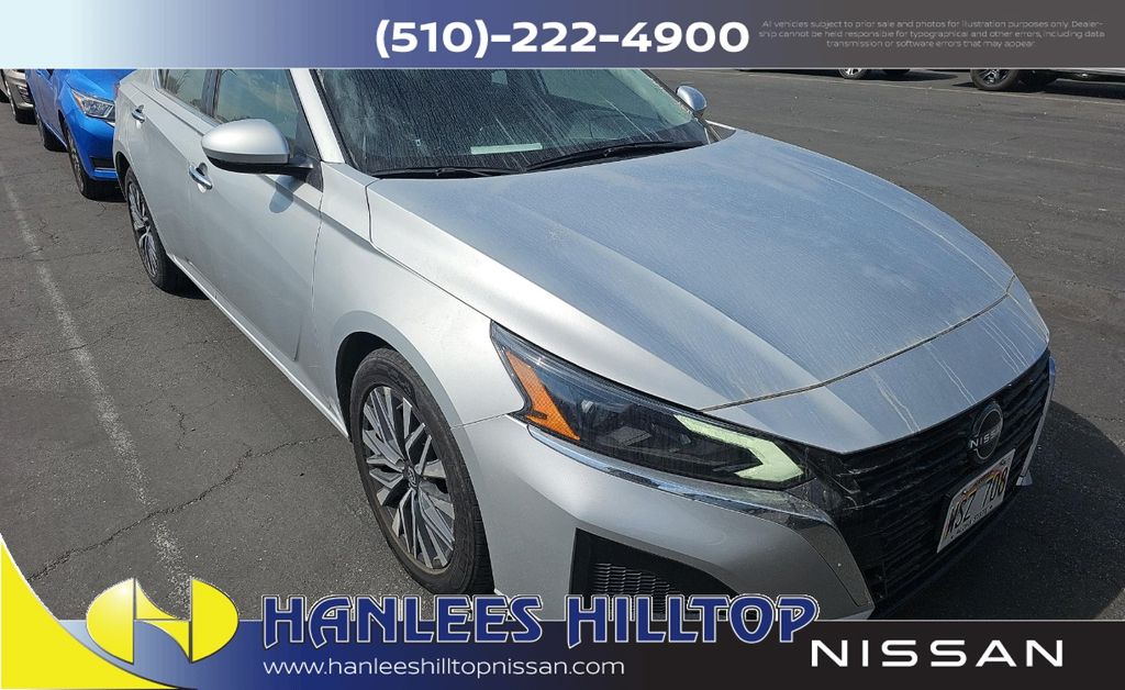 2023 Nissan Altima 2.5 SV photo 2