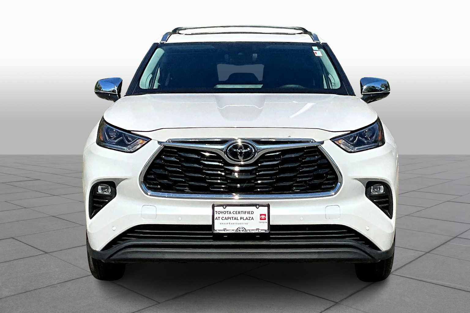 2024 Toyota Highlander Limited photo 3