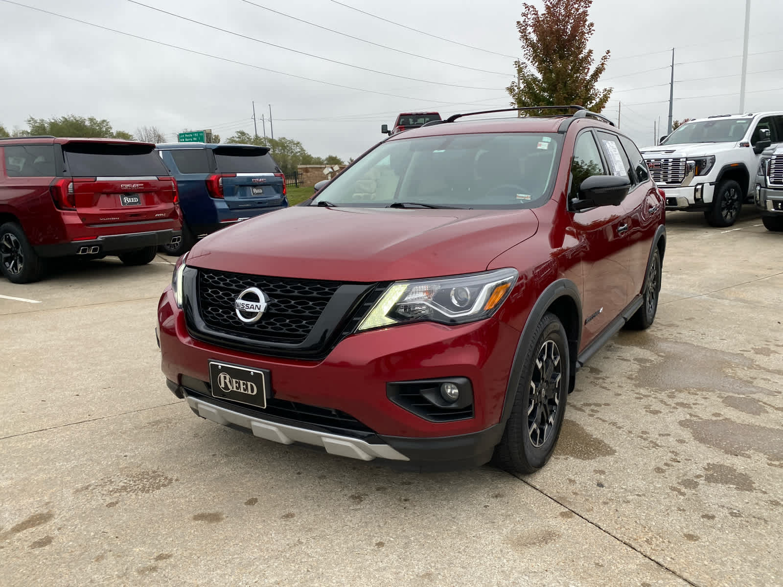 Used 2019 Nissan Pathfinder SL with VIN 5N1DR2MM0KC617427 for sale in Kansas City