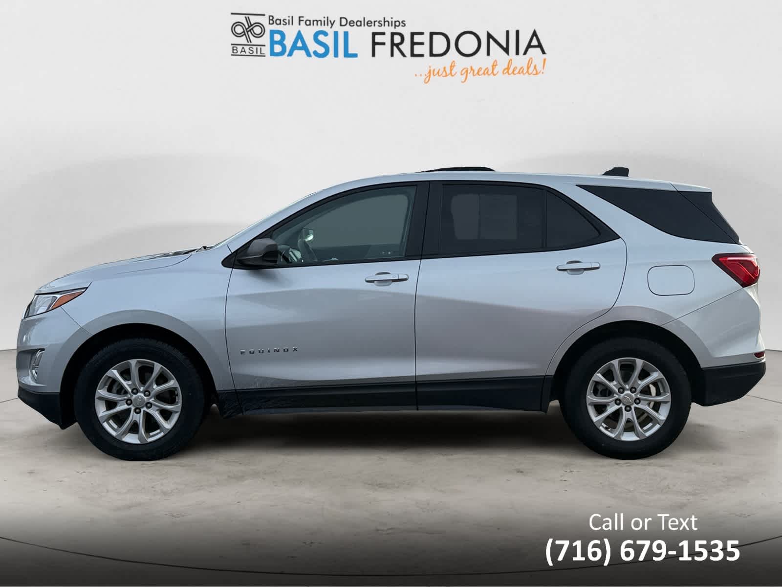 2021 Chevrolet Equinox LS photo 2