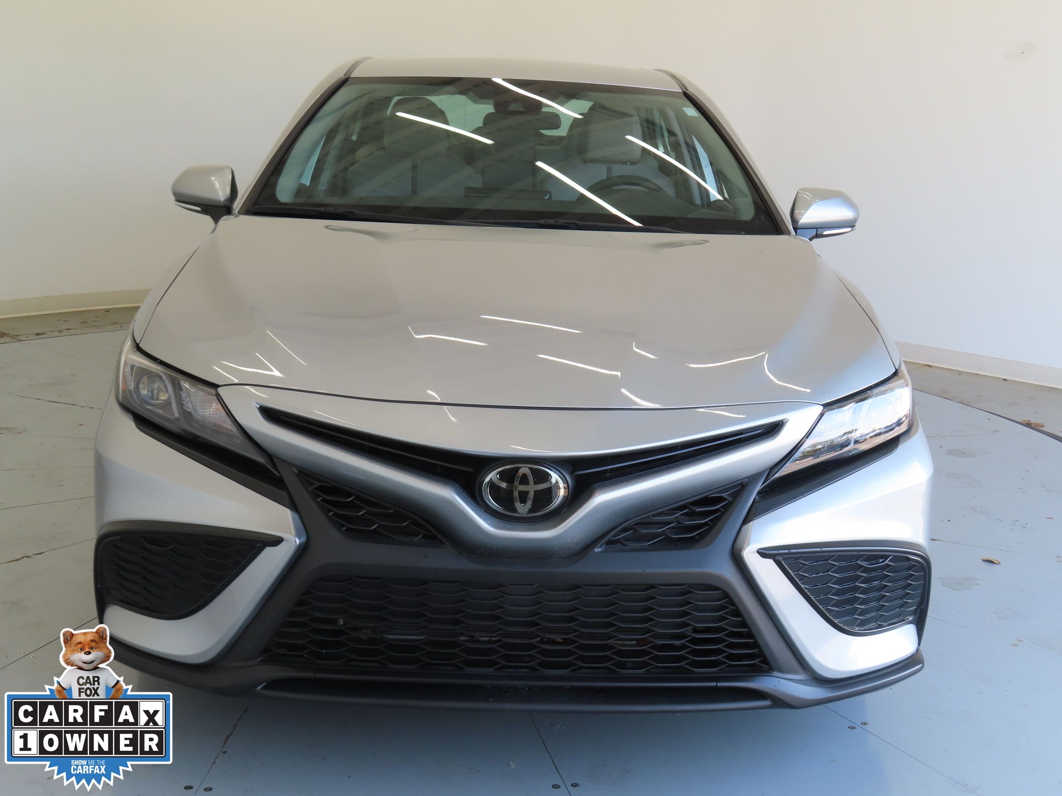 2023 Toyota Camry SE photo 8