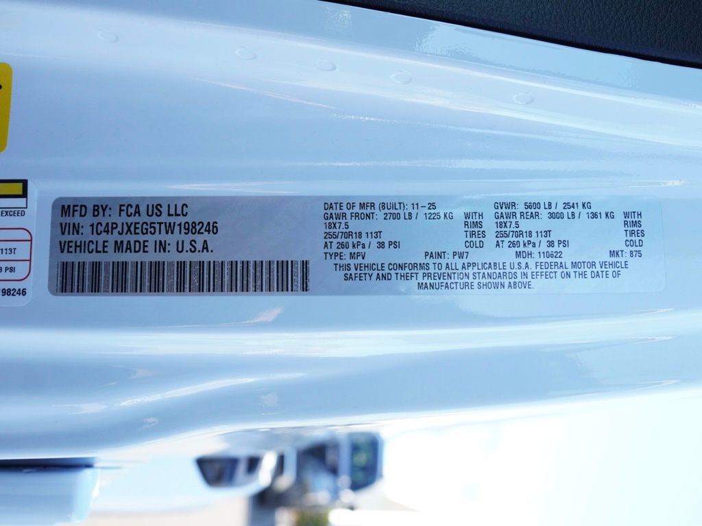 New 2026 Bright White Clear-Coat Exterior Paint Jeep Sahara image 30