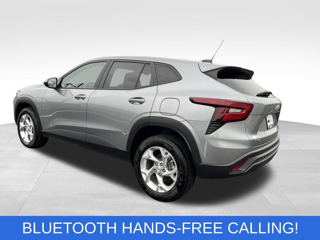 2024 Chevrolet Trax LS photo 3