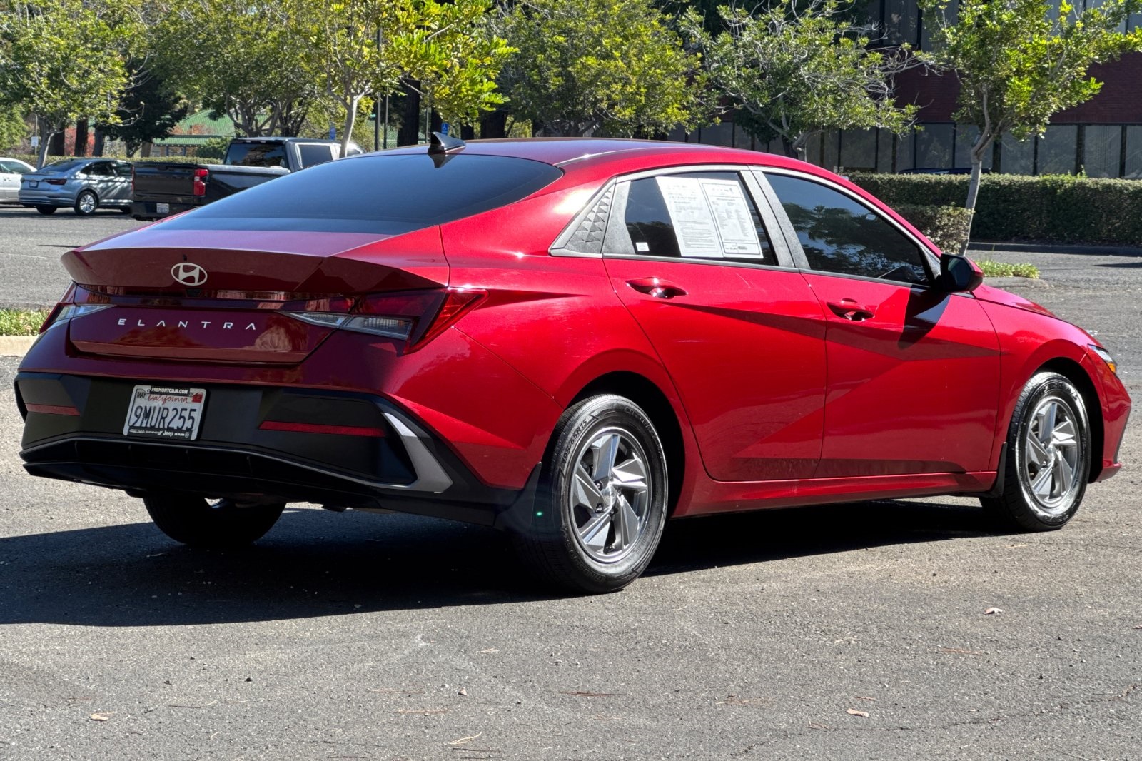 2024 Hyundai Elantra SE photo 3