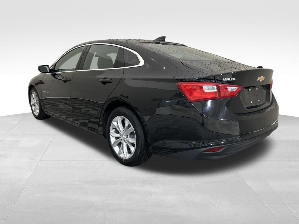 2024 Chevrolet Malibu 1LT photo 3