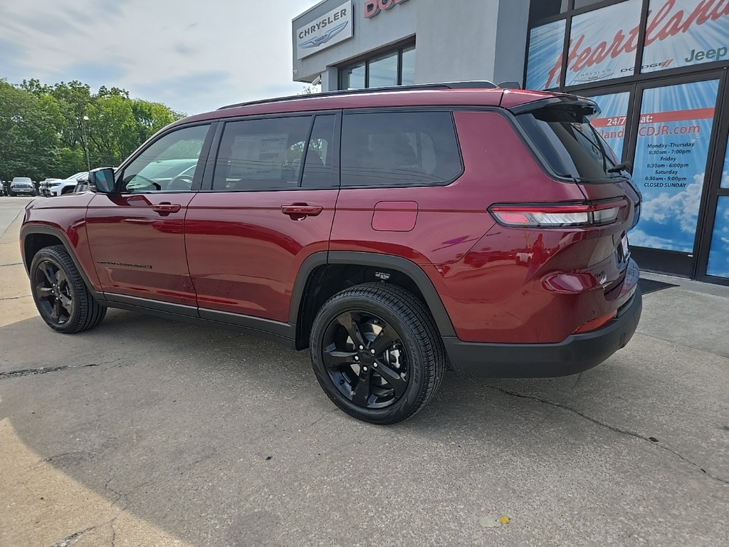 2025 Jeep Grand Cherokee Limited photo 5