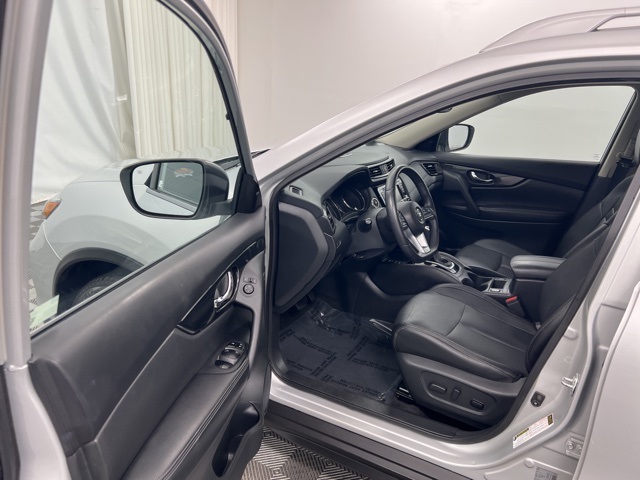 2019 Nissan Rogue SL photo 12