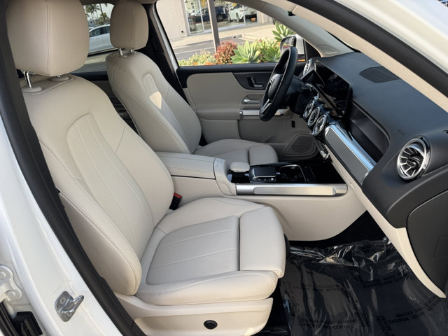 2023 Mercedes Benz EQB 300 4MATIC photo 6