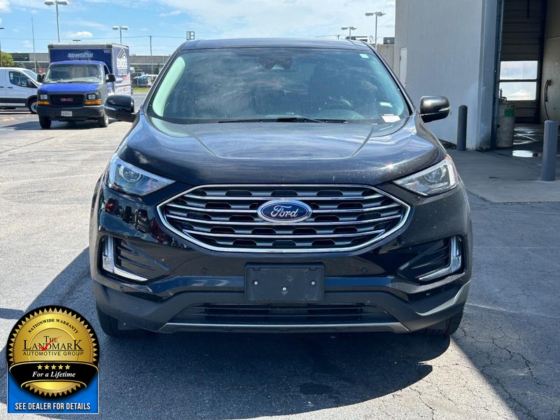 2023 Ford Edge Titanium photo 3