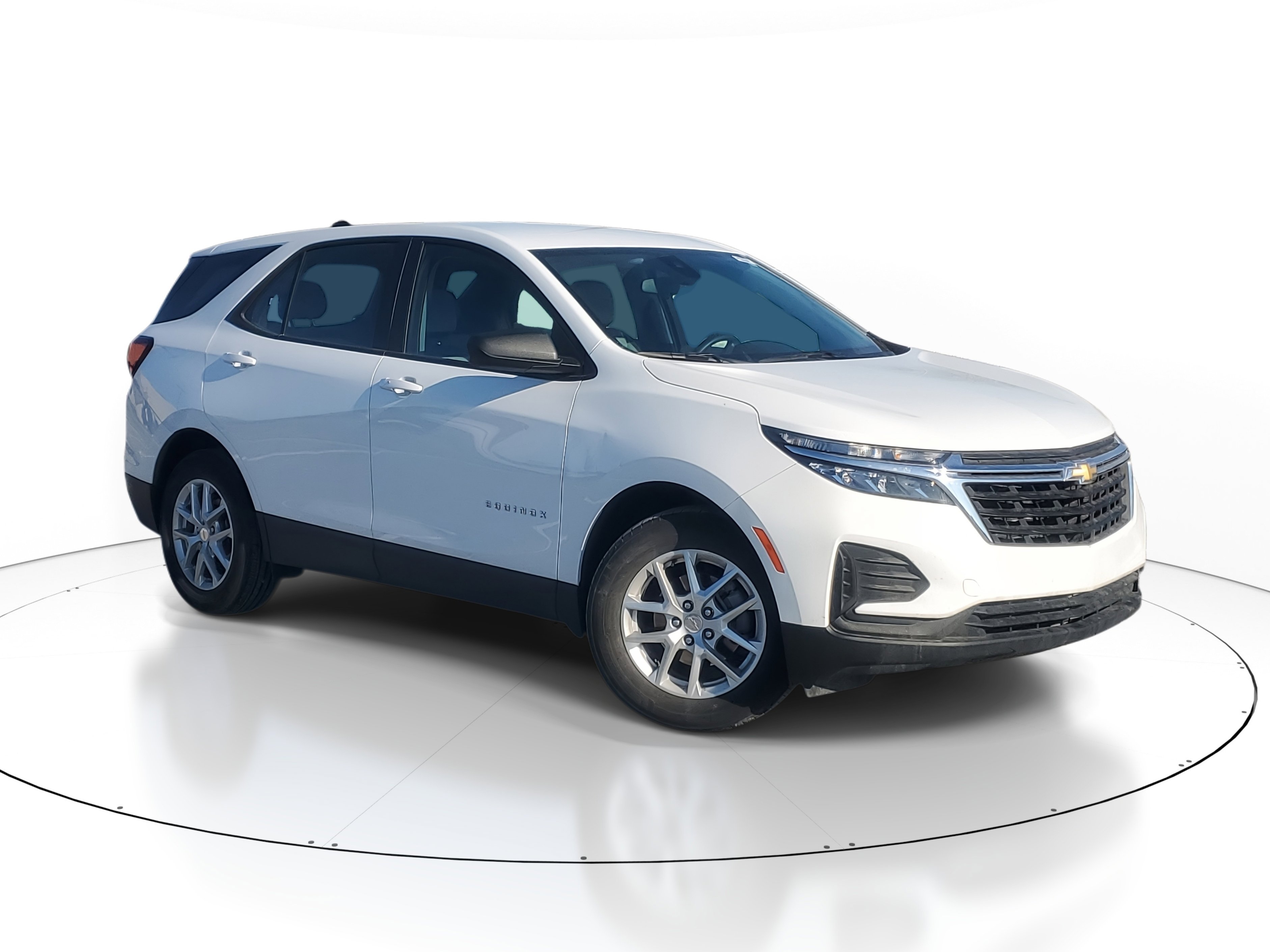 2024 Chevrolet Equinox LS's photo