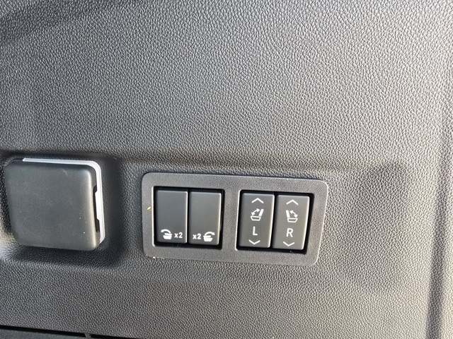 2026 Chevrolet Suburban Z71 photo 25