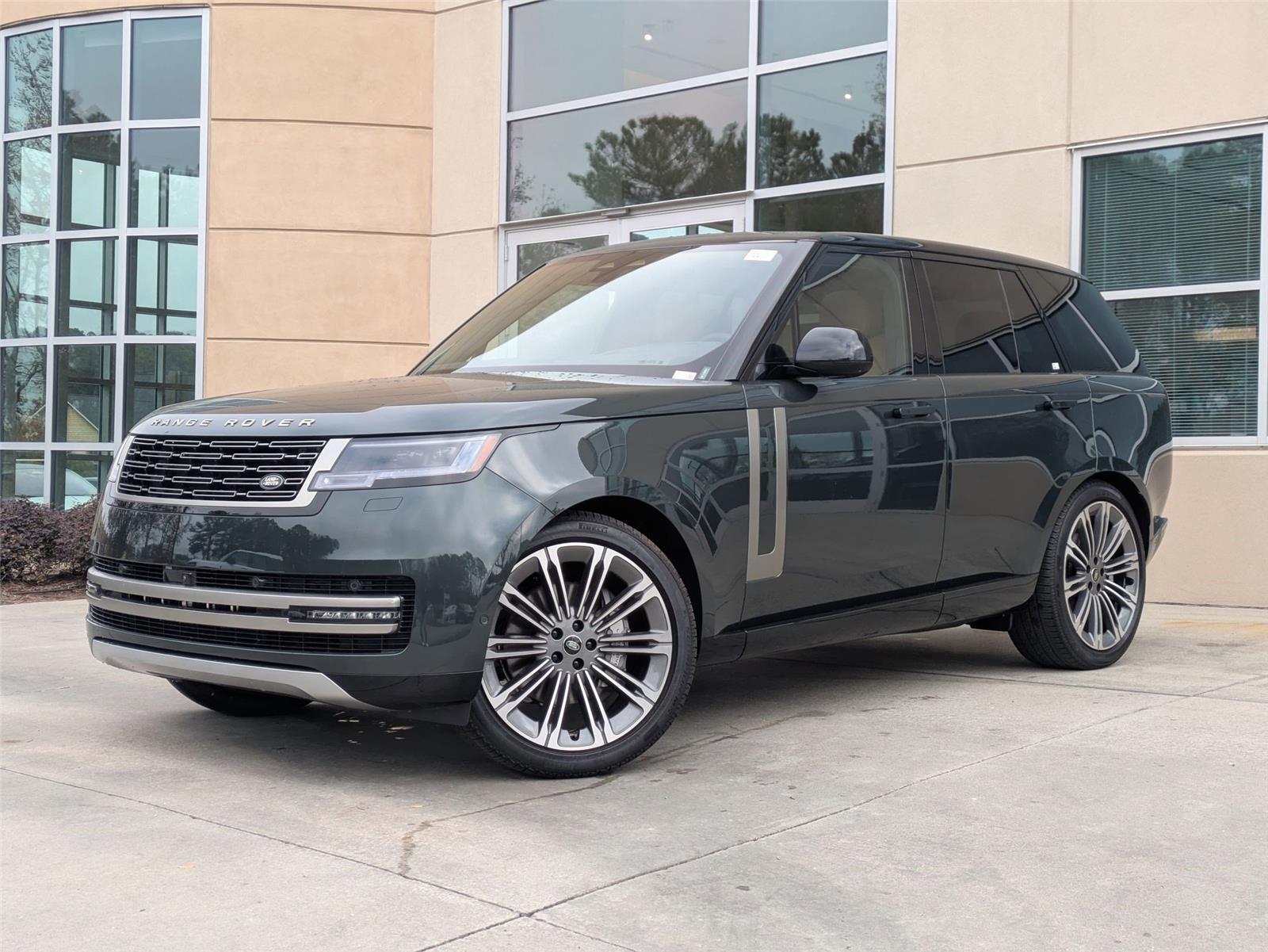 2025 Land Rover Range Rover SE's photo