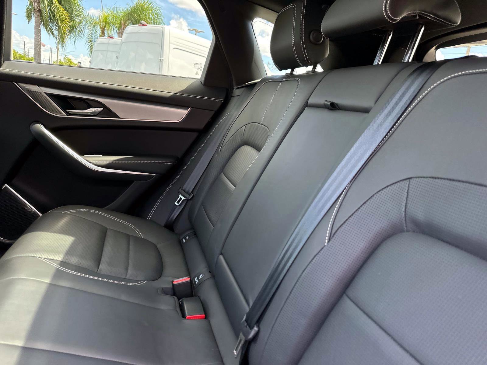 2024 Jaguar F-PACE P400 R-Dynamic S photo 13