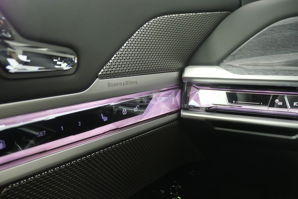 2025 Bmw 750e photo 18