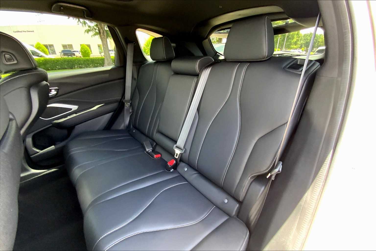 2025 Acura RDX photo 18