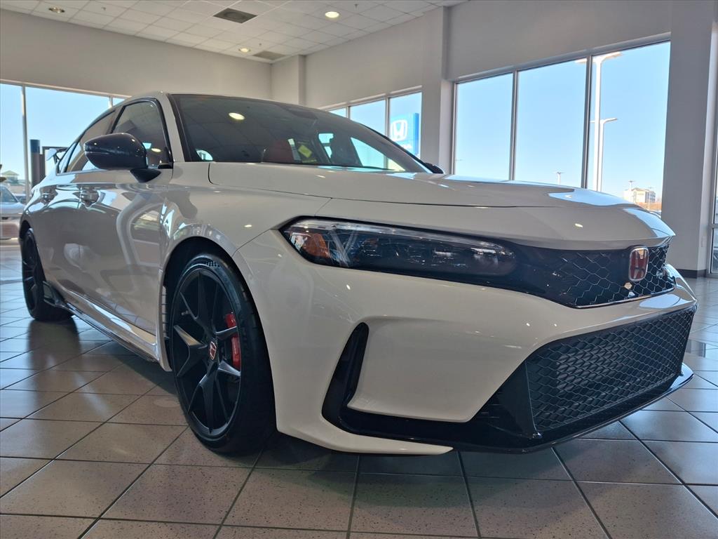 2025 Honda Civic Hatchback Type-R's photo