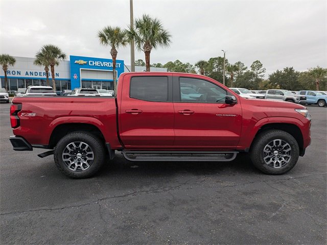 2023 Chevrolet Colorado Z71 photo 2