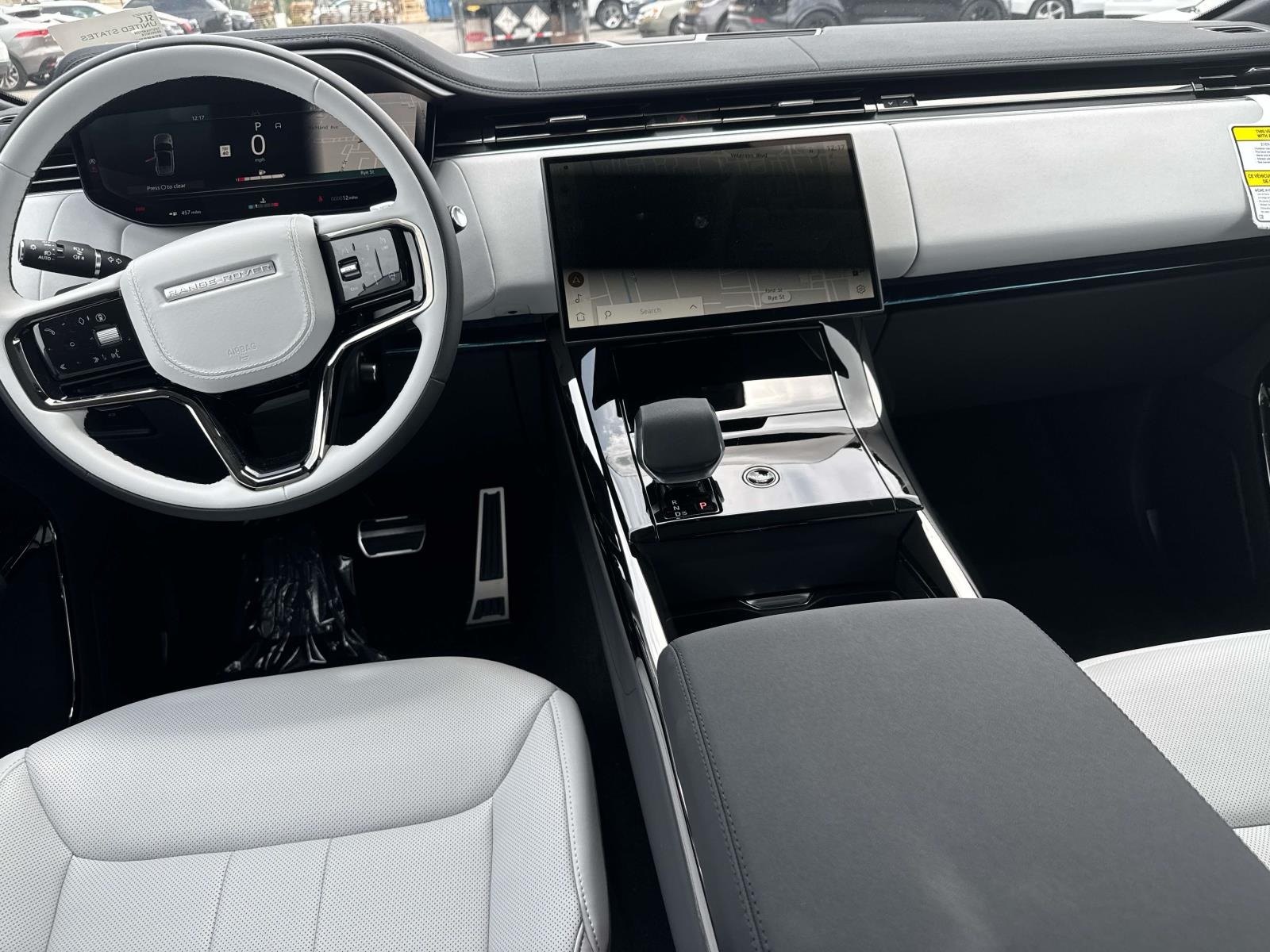 2025 Land Rover Range Rover Sport SE photo 8