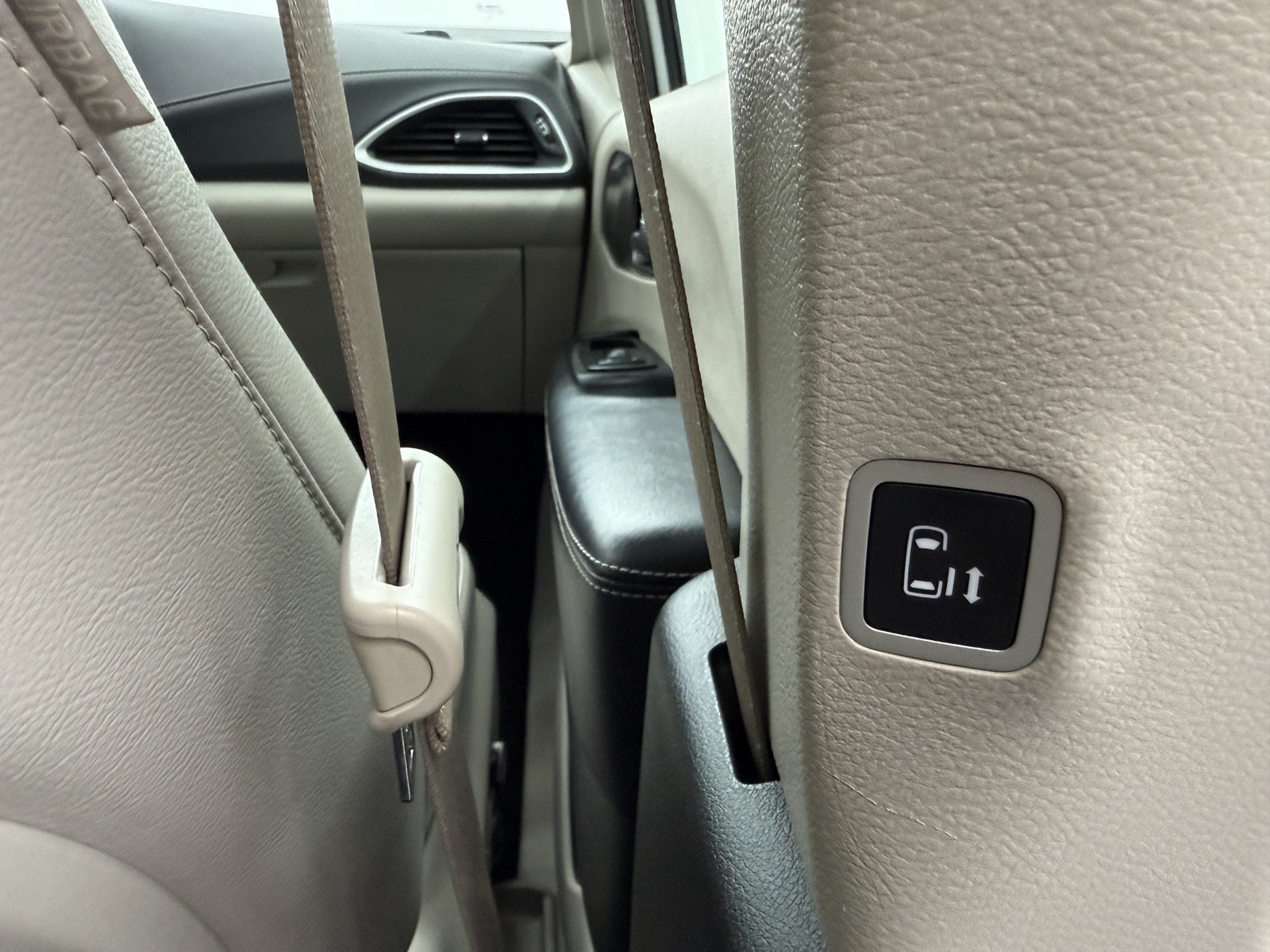 2021 Chrysler Pacifica Hybrid Touring L photo 56