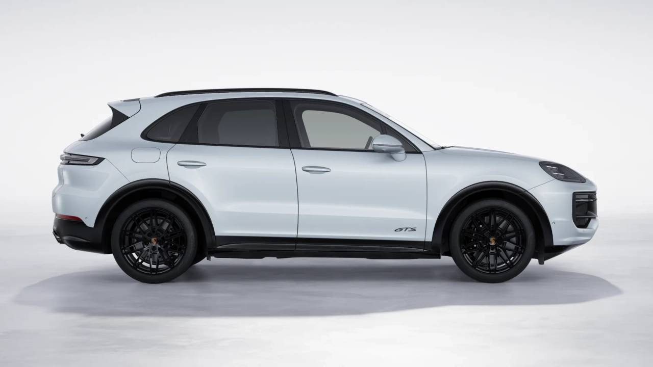 2026 Porsche Cayenne GTS photo 7