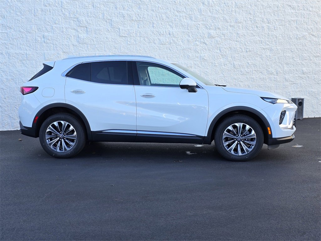 2025 Buick Envision Preferred photo 3
