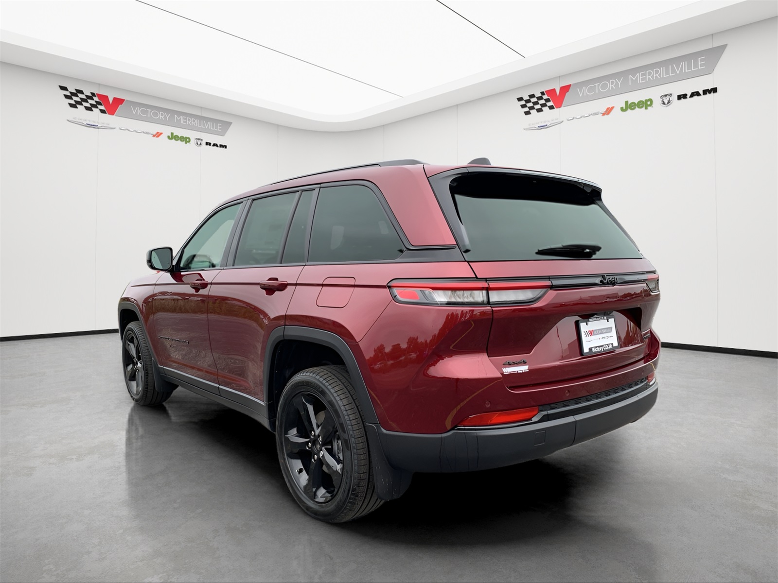 2025 Jeep Grand Cherokee Limited photo 2