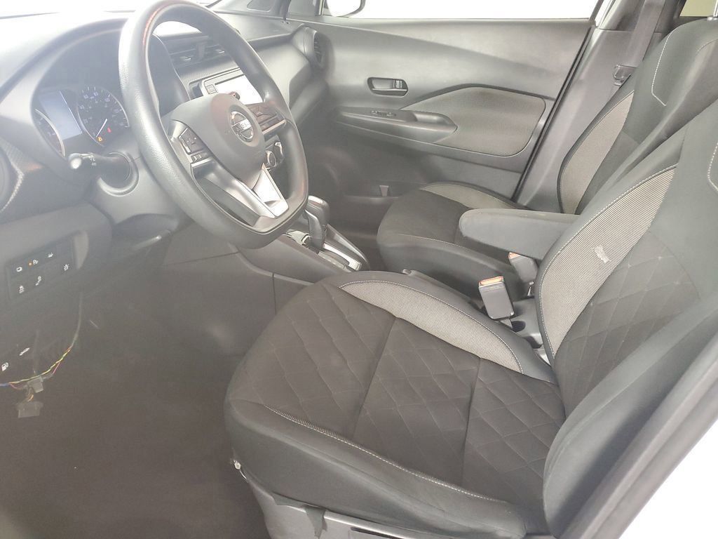 2020 Nissan Kicks S photo 9