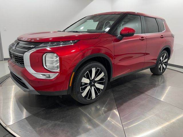 2025 Mitsubishi Outlander SE's photo