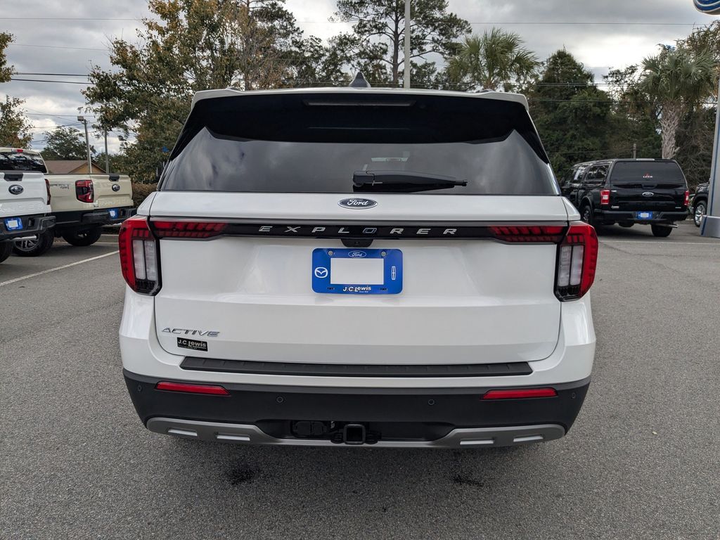 2026 Ford Explorer photo 3