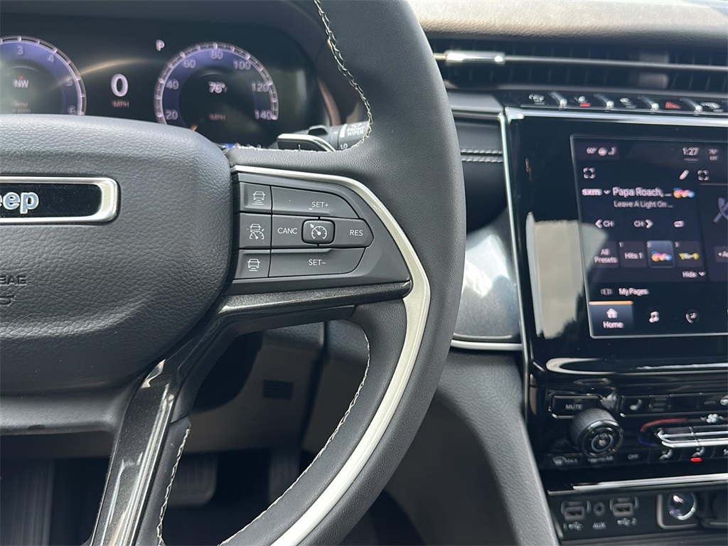 2023 Jeep Grand Cherokee Altitude photo 13
