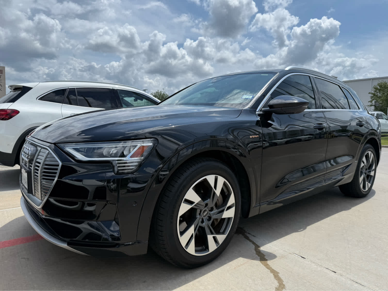 2022 Audi e-tron quattro Premium Plus