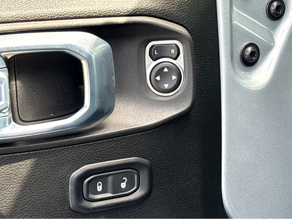 2022 Jeep Gladiator Willys photo 20