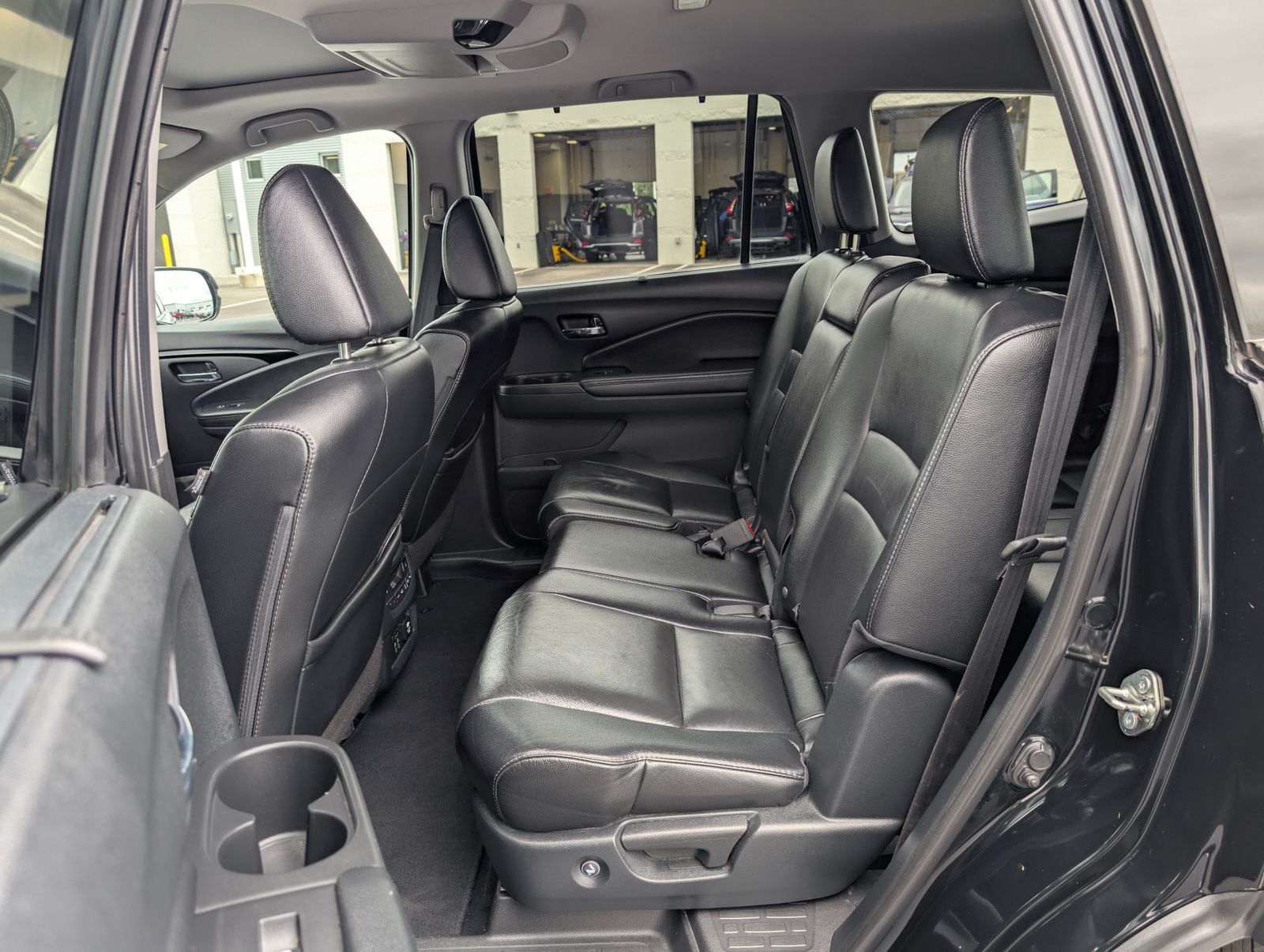 2020 Honda Pilot Touring photo 25