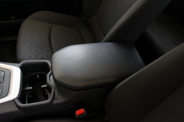 2024 Toyota RAV4 Hybrid XLE photo 29