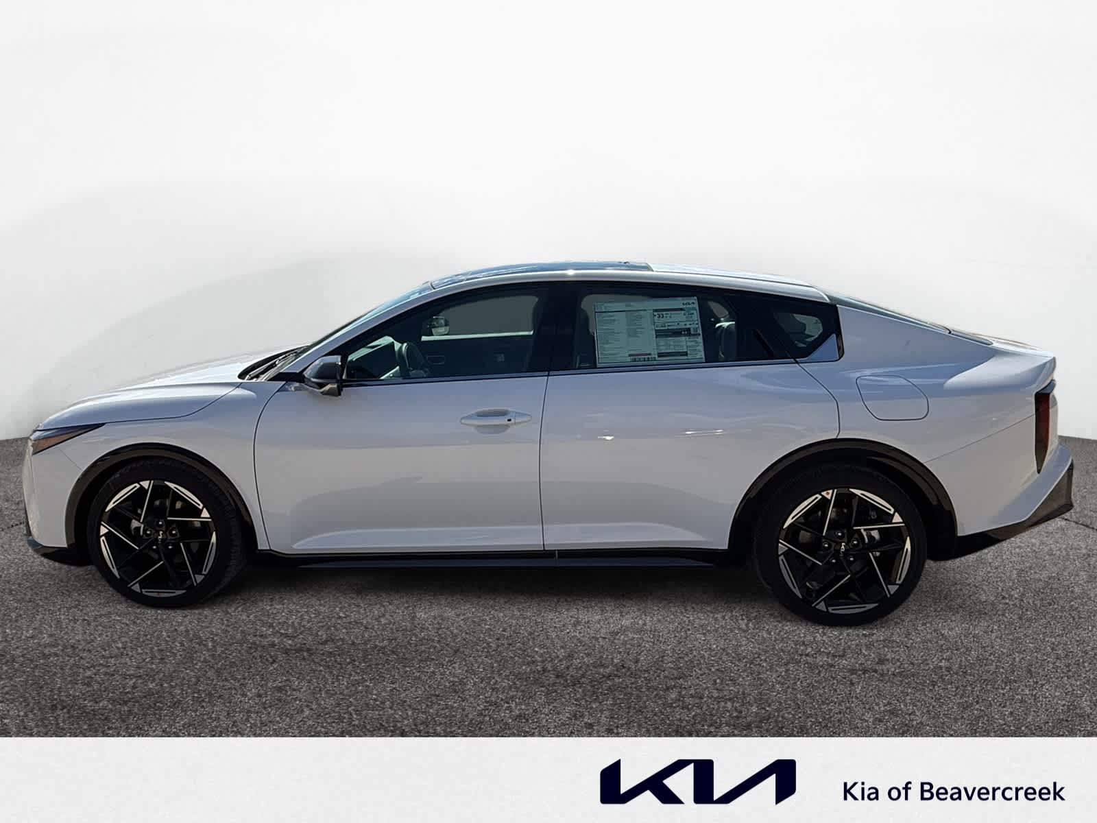 2025 Kia K4 GT-Line photo 2