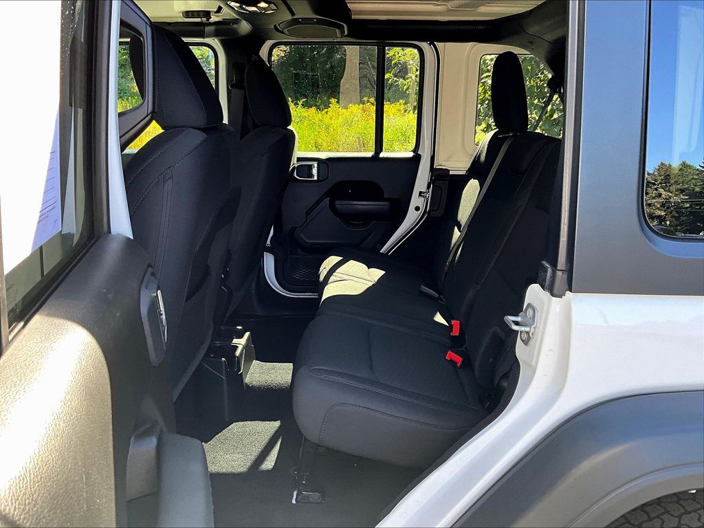 2021 Jeep Wrangler Unlimited Sport S photo 21