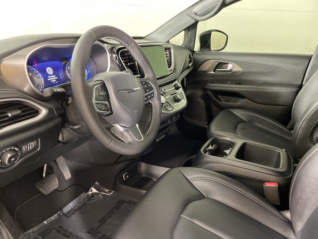 2026 Chrysler Pacifica photo 22