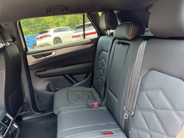 2025 Volkswagen Atlas Cross Sport SE photo 13