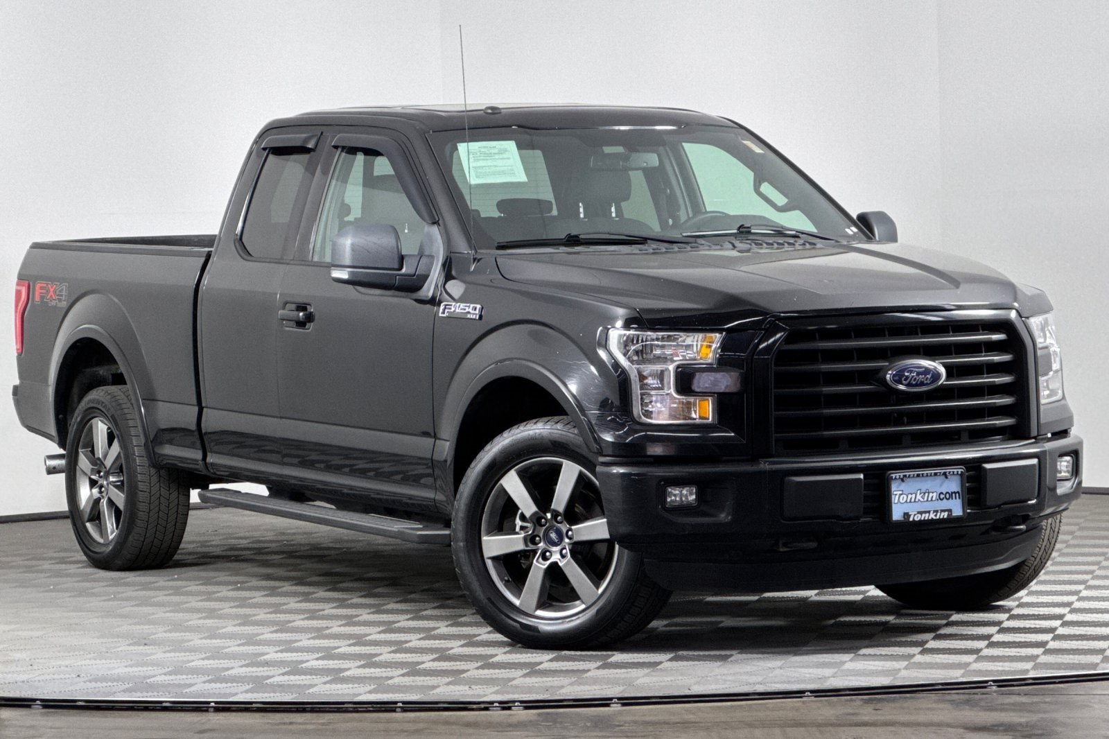 2016 Ford F-150 XLT photo 2