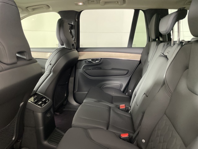 2025 Volvo XC90 T8 AWD Plus photo 33