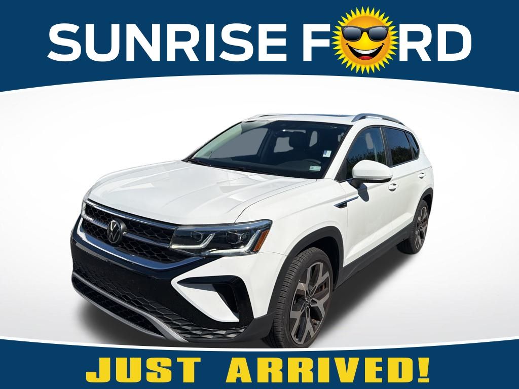 2023 Volkswagen Taos SEL's photo