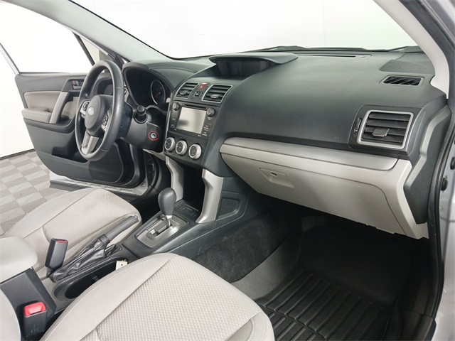 2017 Subaru Forester 2.5i photo 17