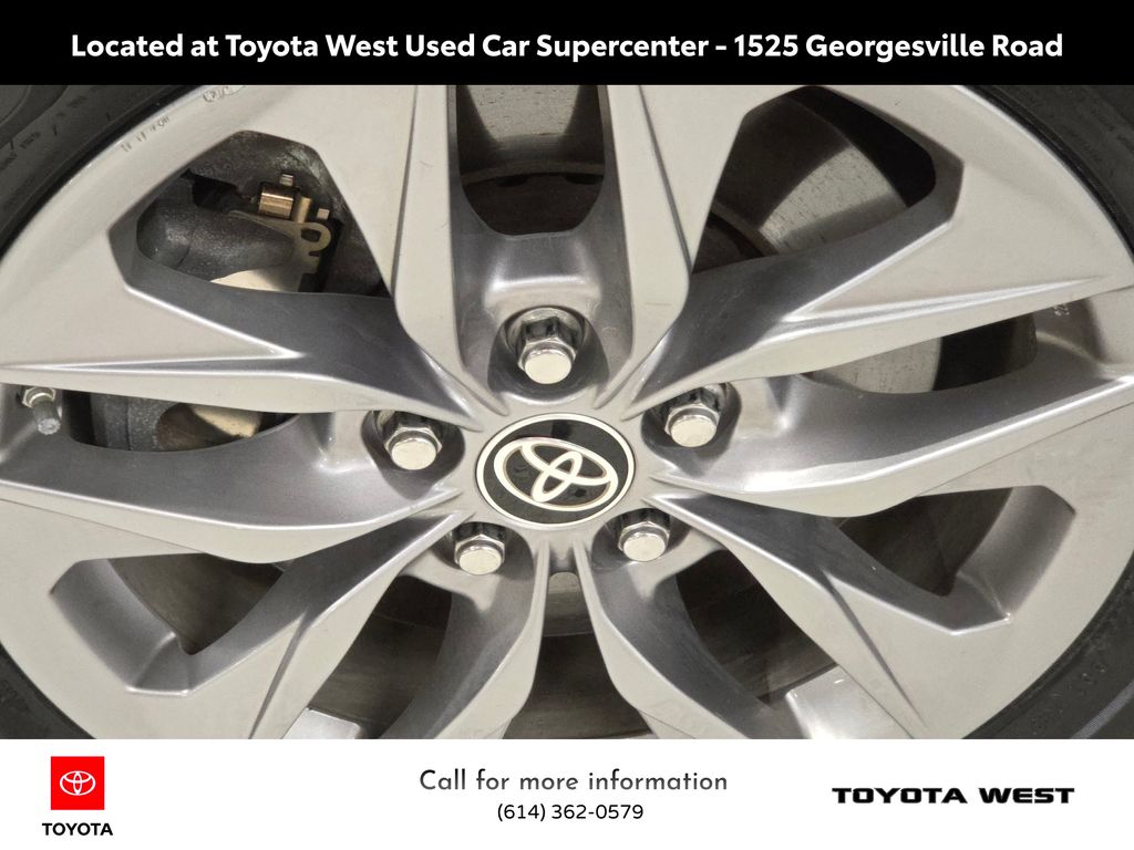 2022 Toyota Sienna XLE photo 10