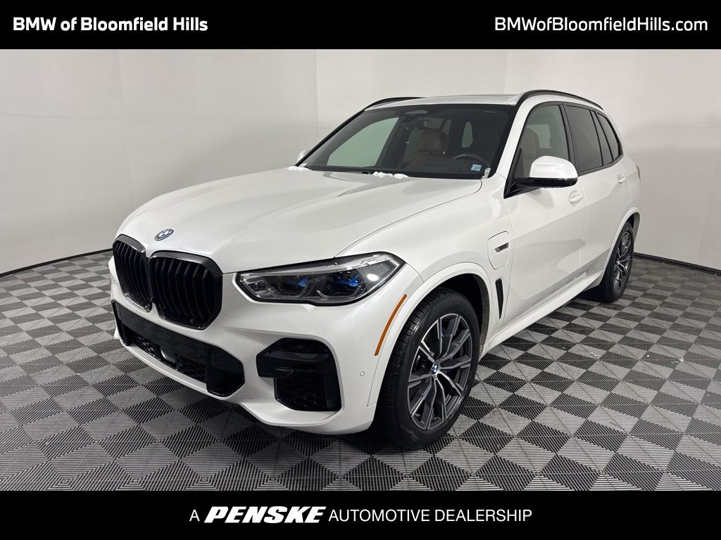 2023 BMW X5 45e's photo