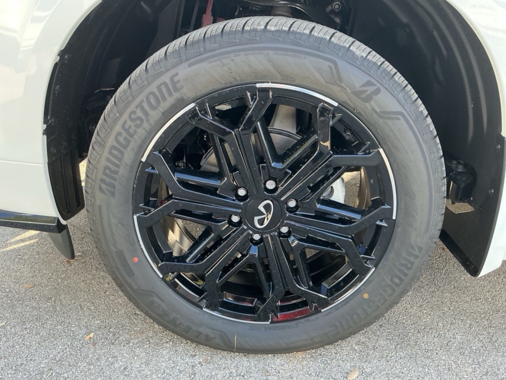 2026 Infiniti QX80 Sensory photo 6